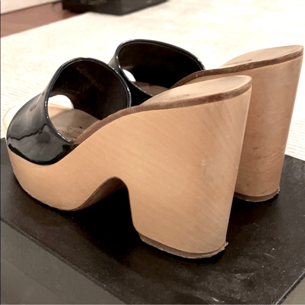 CHANEL wooden heel Sandal - Picture 3 of 5